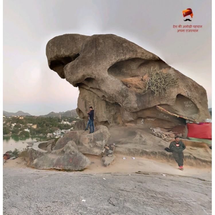 Toad rock - Mount abu